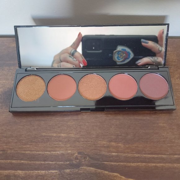 Laritzy Cosmetics Artistry Palette - Picture 4 of 12